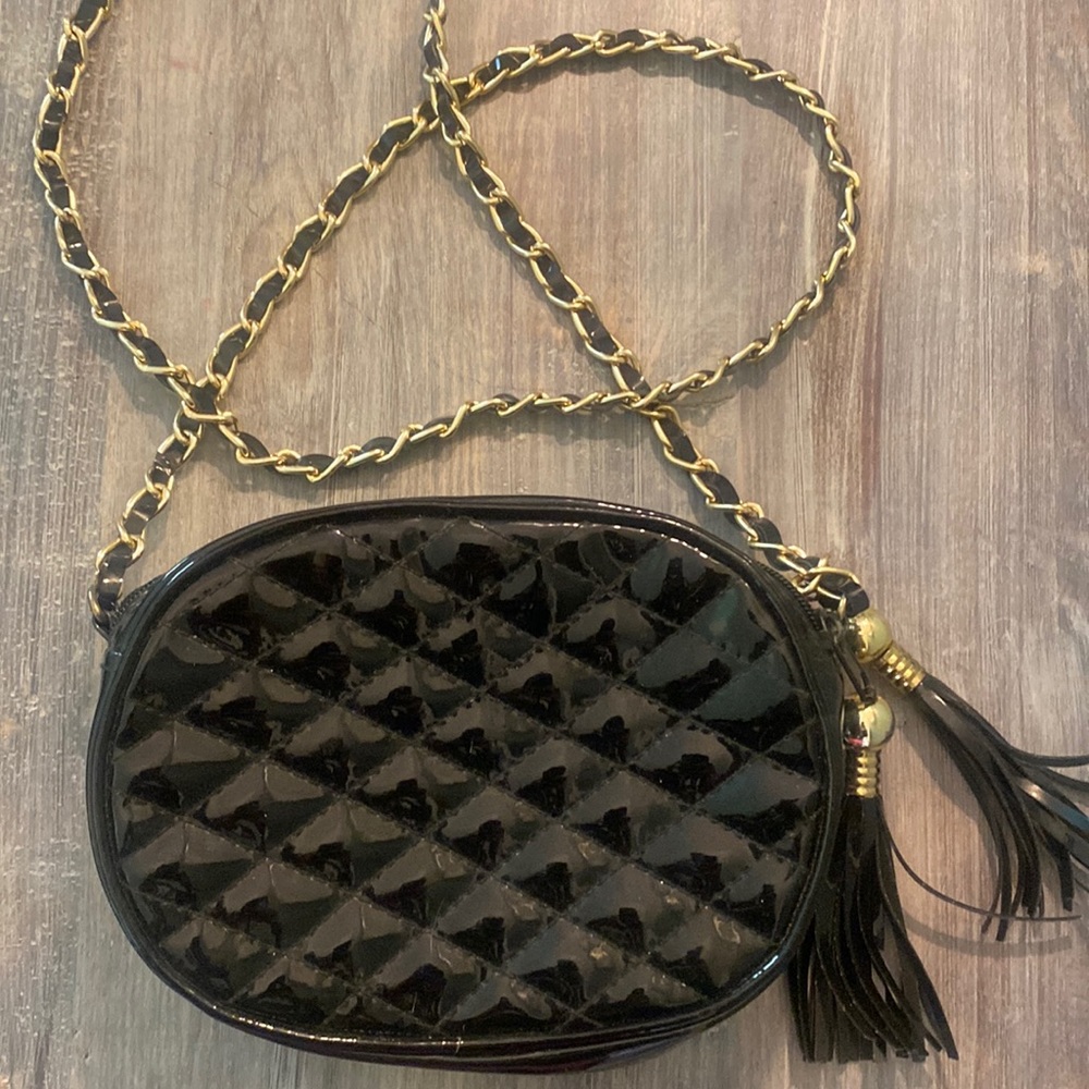 Vintage black shiny purse